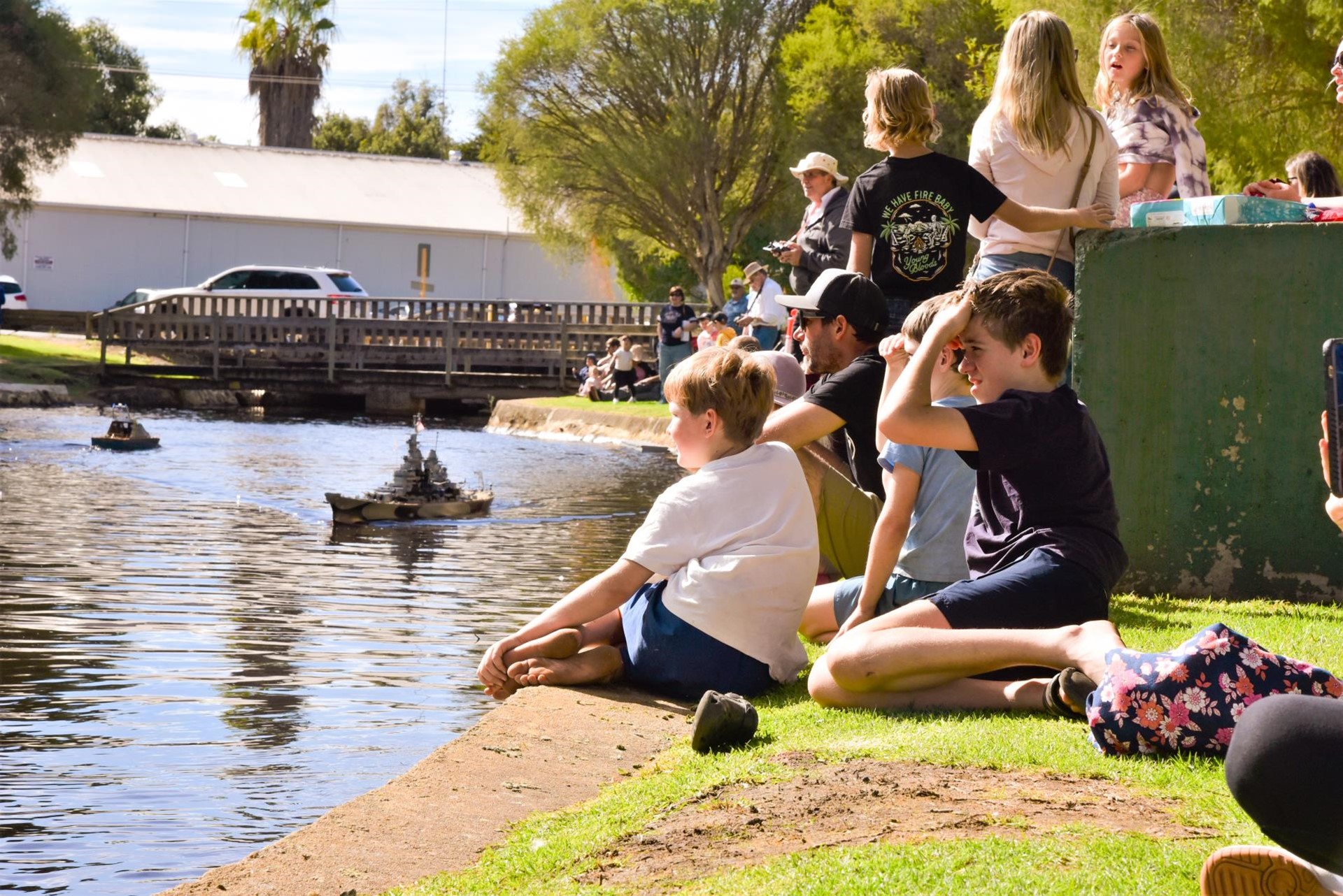 Picture: Kids Watching Boats - GG Brook